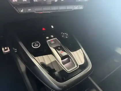 Photo 16 Audi Q4  e-tron 45 285 ch 82 kWh