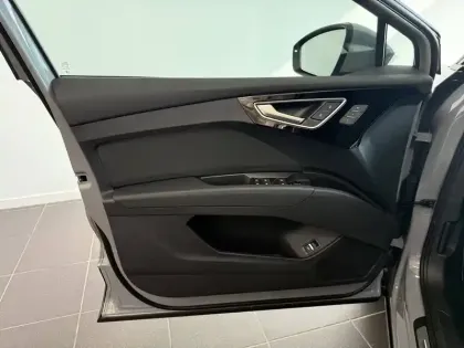 Photo 9 Audi Q4  e-tron 45 285 ch 82 kWh