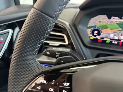 Photo 21 Audi Q4  e-tron 45 285 ch 82 kWh