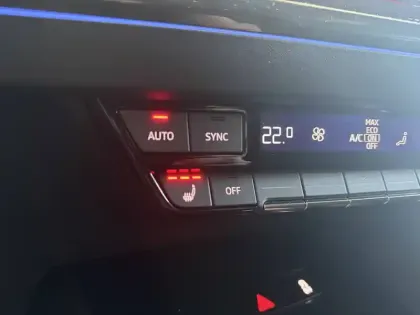 Photo 25 Audi Q4  e-tron 45 285 ch 82 kWh