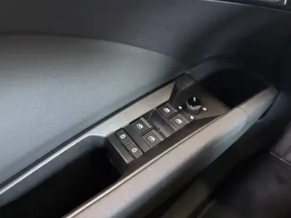 Photo 17 Audi Q4  e-tron 45 285 ch 82 kWh