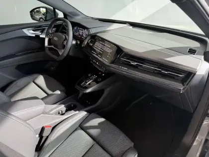 Photo 8 Audi Q4  e-tron 45 285 ch 82 kWh