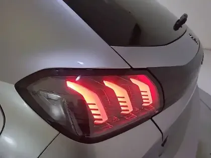 Photo 16 Peugeot 208 Gén. II Ph1 NG Roadtrip 5