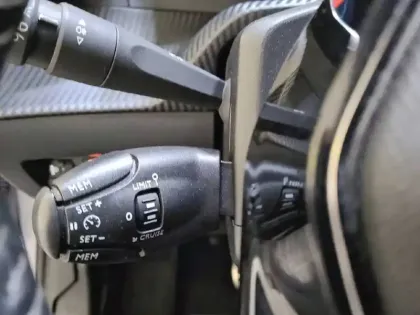 Photo 26 Peugeot 208 Gén. II Ph1 NG Roadtrip 5