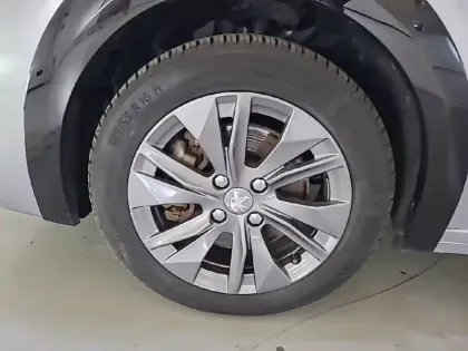 Photo 12 Peugeot 208 Gén. II Ph1 NG Roadtrip 5