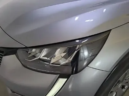 Photo 15 Peugeot 208 Gén. II Ph1 NG Roadtrip 5