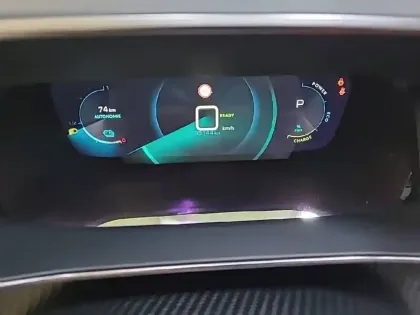 Photo 9 Peugeot 208 Gén. II Ph1 NG Roadtrip 5