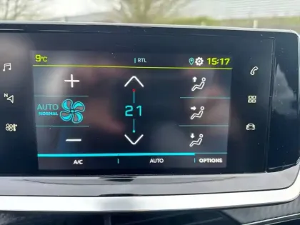 Photo 19 Peugeot 208  Electrique 50 kWh 136ch