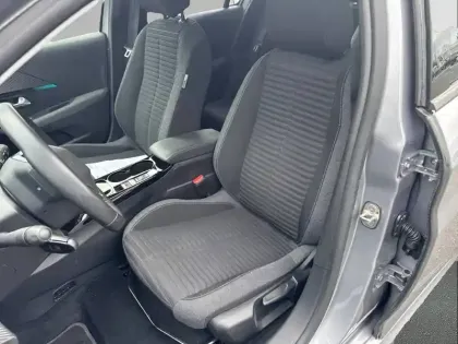 Photo 10 Peugeot 208  Electrique 50 kWh 136ch