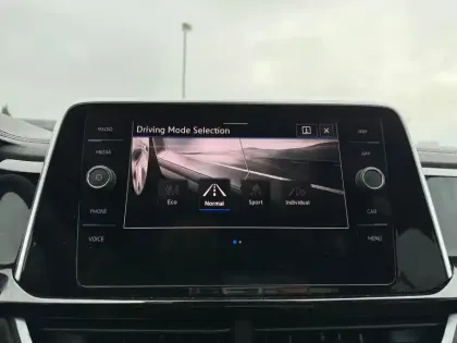 Photo 31 Volkswagen T-roc  1.5 TSI EVO2 150 Start/Stop DSG7