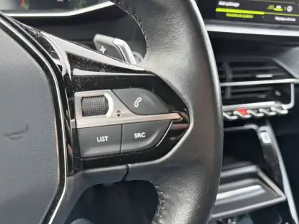 Photo 18 Peugeot 2008  PureTech 130 S&S EAT8