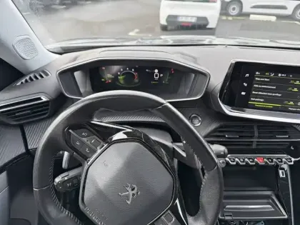 Photo 9 Peugeot 2008  PureTech 130 S&S EAT8