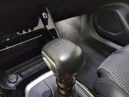 Photo 13 Peugeot 2008  PureTech 130 S&S BVM6