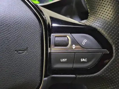 Photo 28 Peugeot 2008  PureTech 130 S&S BVM6