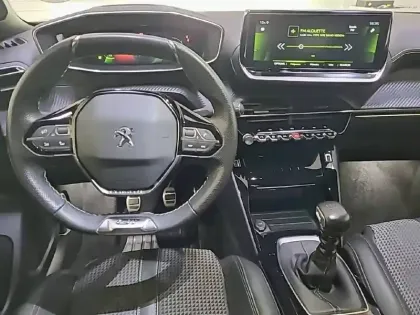 Photo 7 Peugeot 2008  PureTech 130 S&S BVM6