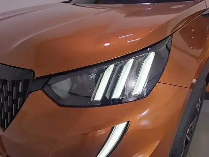 Photo 15 Peugeot 2008  PureTech 130 S&S BVM6