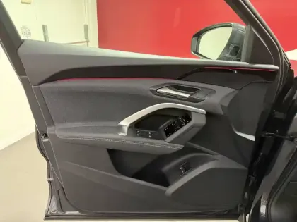 Photo 13 Audi Q5  e-hybrid 299 ch S tronic 7 Quattro