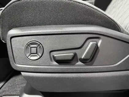 Photo 18 Audi Q5  e-hybrid 299 ch S tronic 7 Quattro