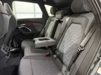 Photo 11 Audi Q5  e-hybrid 299 ch S tronic 7 Quattro