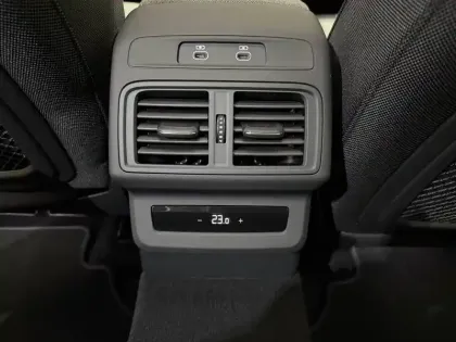 Photo 12 Audi Q5  e-hybrid 299 ch S tronic 7 Quattro