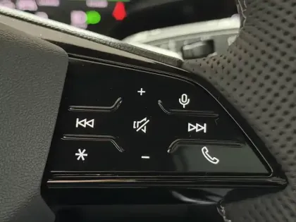 Photo 21 Audi Q5  e-hybrid 299 ch S tronic 7 Quattro