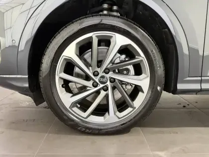 Photo 6 Audi Q5  e-hybrid 299 ch S tronic 7 Quattro