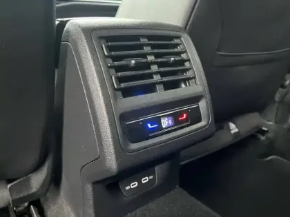 Photo 22 Volkswagen Golf  1.5 eTSI OPF 150 DSG7