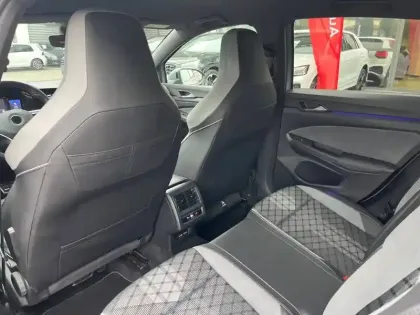 Photo 21 Volkswagen Golf  1.5 eTSI OPF 150 DSG7