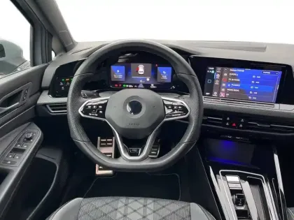 Photo 11 Volkswagen Golf  1.5 eTSI OPF 150 DSG7