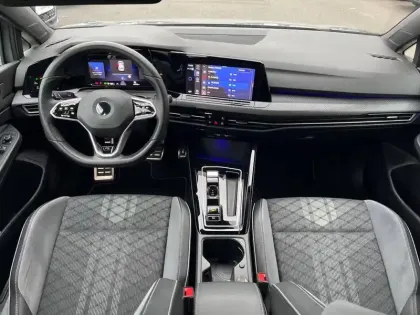 Photo 28 Volkswagen Golf  1.5 eTSI OPF 150 DSG7