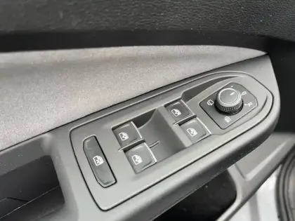 Photo 23 Volkswagen Golf  1.5 eTSI OPF 150 DSG7