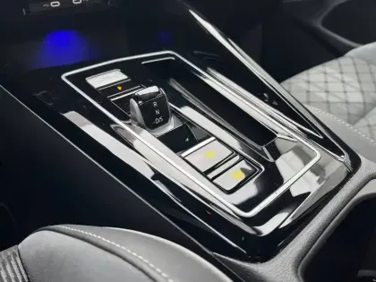 Photo 36 Volkswagen Golf  1.5 eTSI OPF 150 DSG7