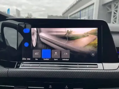 Photo 32 Volkswagen Golf  1.5 eTSI OPF 150 DSG7