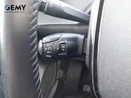 Photo 16 Peugeot 208  BlueHDi 100 S&S BVM6