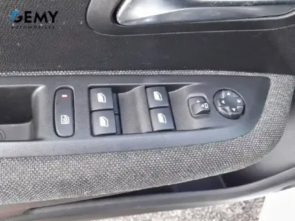 Photo 11 Peugeot 208  BlueHDi 100 S&S BVM6