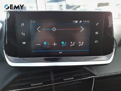 Photo 16 Peugeot 208  PureTech 75 S&S BVM5