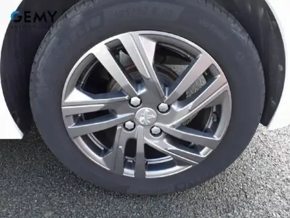 Photo 10 Peugeot 208  PureTech 75 S&S BVM5