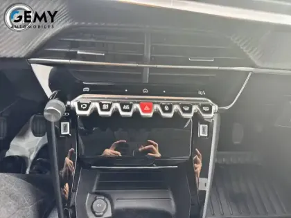 Photo 12 Peugeot 208  PureTech 100 S&S BVM6