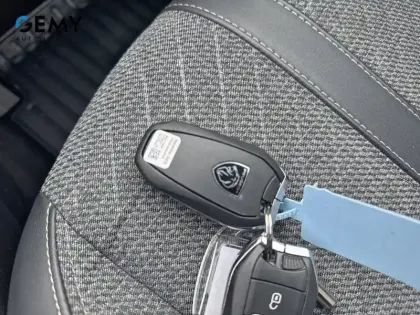 Photo 14 Peugeot 208  PureTech 100 S&S BVM6