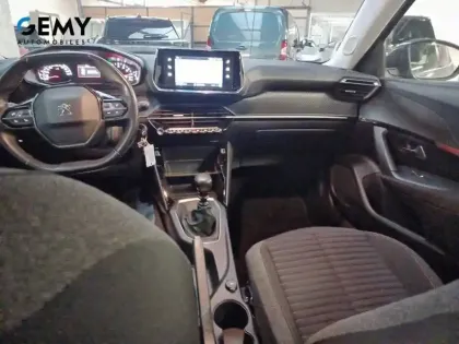 Photo 24 Peugeot 2008  PureTech 100 S&S BVM6