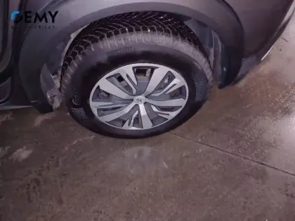 Photo 44 Peugeot 2008  PureTech 100 S&S BVM6