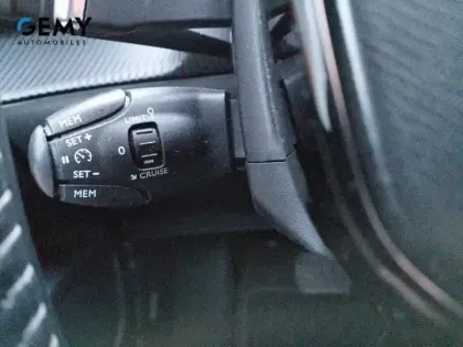 Photo 16 Peugeot 2008  PureTech 130 S&S EAT8