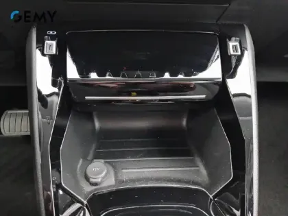 Photo 37 Peugeot 2008  PureTech 130 S&S EAT8