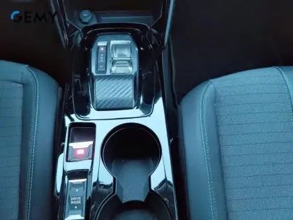 Photo 11 Peugeot 2008  PureTech 130 S&S EAT8