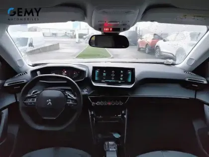 Photo 7 Peugeot 2008  PureTech 130 S&S EAT8