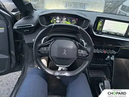 Photo 16 Peugeot 208  PureTech 100 S&S EAT8