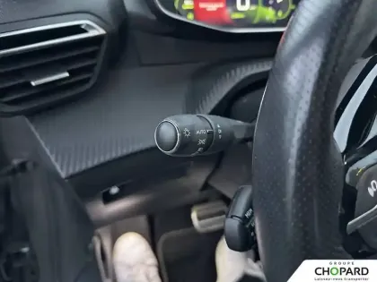 Photo 18 Peugeot 208  PureTech 100 S&S EAT8