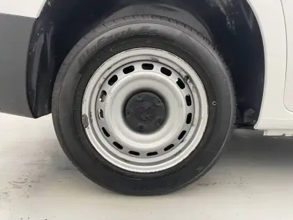 Photo 18 Peugeot Partner  FOURGON STANDARD 650 KG BLUEHDI 100 S&S BVM5