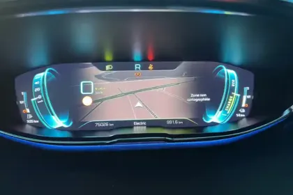 Photo 51 Peugeot 3008  Hybrid 225 e-EAT8