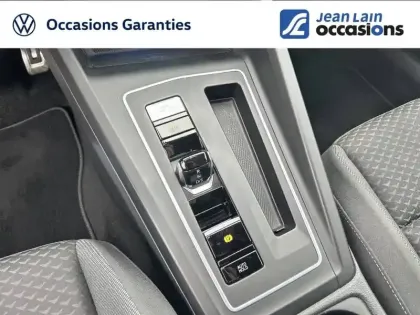 Photo 15 Volkswagen Golf  1.5 eTSI OPF 130 DSG7